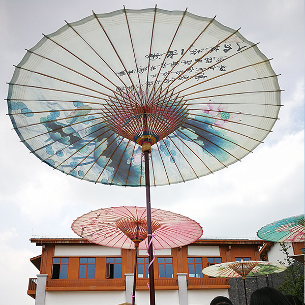 南京户外庭院油纸伞