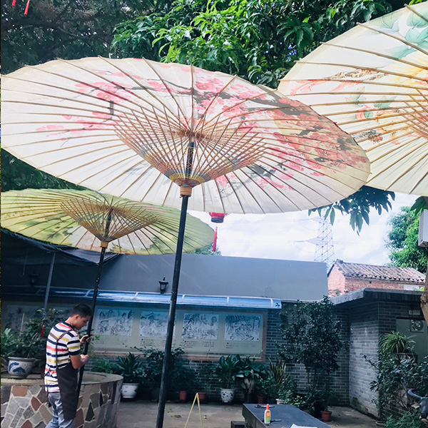 大理户外庭院油纸伞